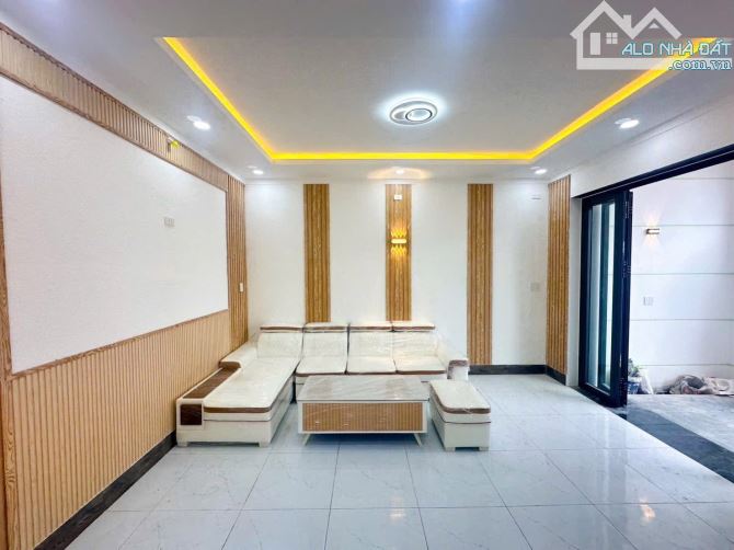 BÁN NHÀ CẤP 4 (DT: 93M2 - 5M) SỔ RIÊNG THỔ CƯ 100% P. BỬU HOÀ - 4
