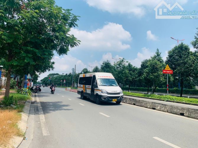 BÁN LÔ ĐẤT VÀNG VỊ TRÍ RẤT ĐẸP, GIÁ SIÊU TỐT - 542m². MT XA LỘ HÀ NỘI Q9 TP HCM - 4