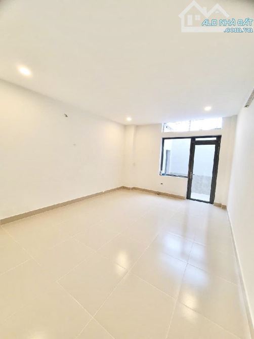BÁN NHÀ MĂT TIỀN -PHẠM THẾ HIỂN - QUẬN 8 - 88M2 - 4 TẦNG - 10 PN - CHỈ 8.1 TỶ. - 4