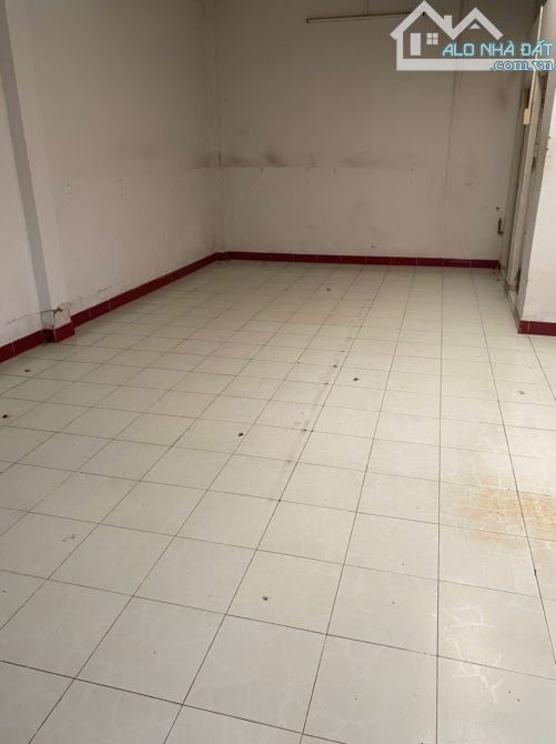 Bán nhà đường Lê Đại Hành, Khu đối diện sân vận động Phú Thọ, DT: 4,1mx20m, DTCN: 93m2 - 4