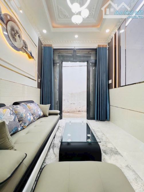 📌 Nhà 3 tầng đẹp, hẻm xe hơi tránh nhau, SHR, giá chỉ 2.15 tỷ - 4
