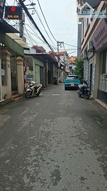 🏠 BÁN NHÀ PHỐ TRẠM LONG BIÊN -35M -5 TẦNG LÔ GÓC  2 THOÁNG 6,5 TY - GẦN Ô TÔ - 4