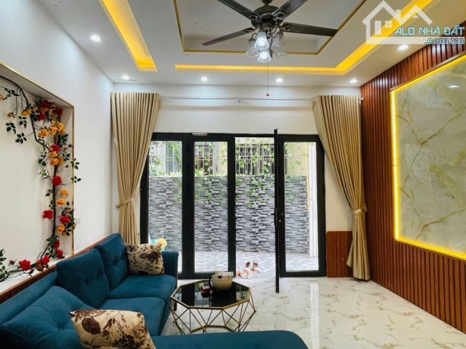 Cần Bán Nhà Nguyễn Đức Cảnh : Vị Trí Đẹp - Ngõ Thông Ba Gác - Dân Xây - Mặt Tiền Rộng - 4