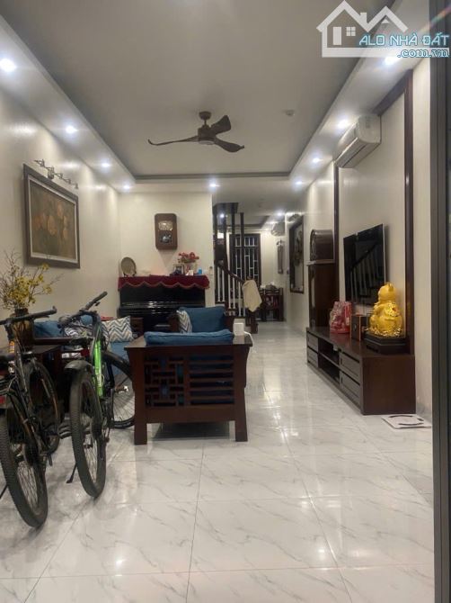 BÁN NHÀ TRẦN BÌNH – VỊ TRÍ ĐẸP – Ô TÔ TRÁNH – GẦN PHỐ - KINH DOANH – 75M2, GIÁ TỐT - 4