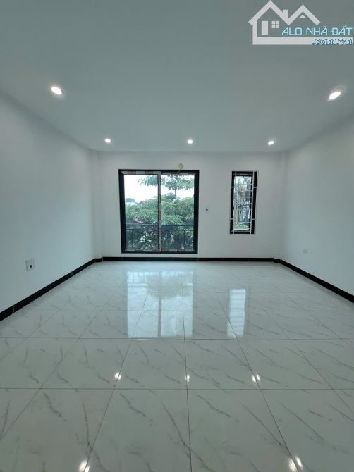BÁN NHÀ VĨNH QUỲNH – THANH TRÌ 30M 5 TẦNG MỚI KONG GIÁ HỢP LÝ 4.65 TỶ - 4