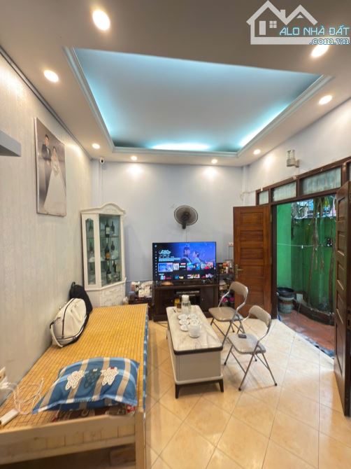 Bán nhà Minh Khai 40m giá 7.25 tỉ ngõ thông rộng 3m - lô góc 2 thoáng có KCBT giá tốt - 4