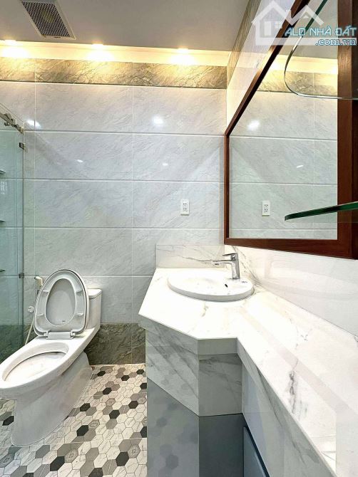 Giảm 2 tỷ, khu VIP đường 3/2 Q10, 29.8 tỷ, 115m2, MT: 5,5m, 7 tầng thang máy - 4