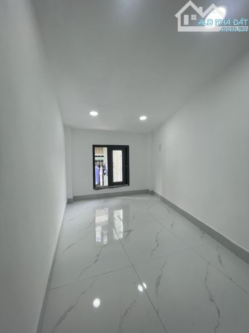 Cực hiếm chỉ 1,99 tỷ. Nhà 3 tầng 2PN. Ngay CMT8. Q10. Hẻm ba gác thông. - 4