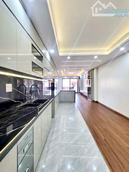 Bán Nhà Tân Mai , Ô Tô Tránh , Vỉa Hè Rộng , Kinh Doanh , Thang Máy , 60M2 , 15 Tỷ