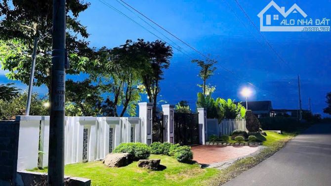 Nhà vườn đẹp hơn 2000m2 gần biển Hồ Tràm - 4