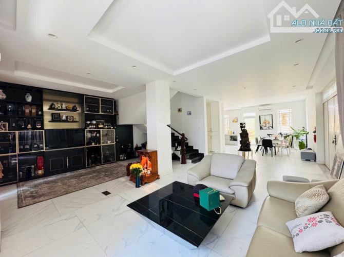 Bán nhà biệt thự kdc xây dựng 5 đường Liên Phường Quận 9 gần chợ Phước Bình (180m2) 24 tỷ - 5