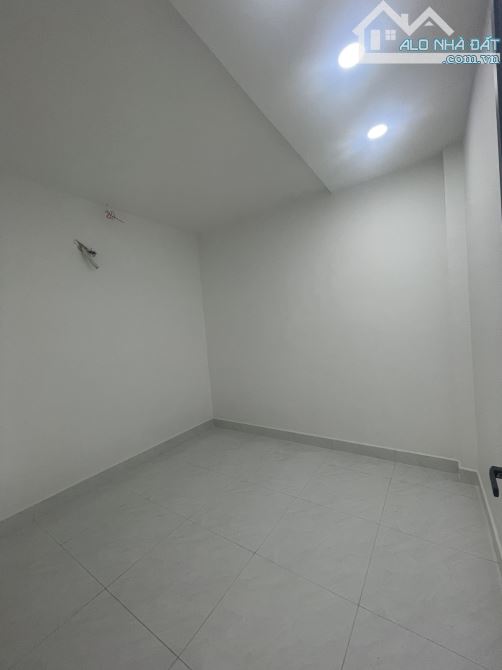 NHÀ 2TẦNG MỚI ĐƯỜNG NG THỊ SÁU HÓC MÔN - HẺM OTO GIĂ 3TY9 - 5