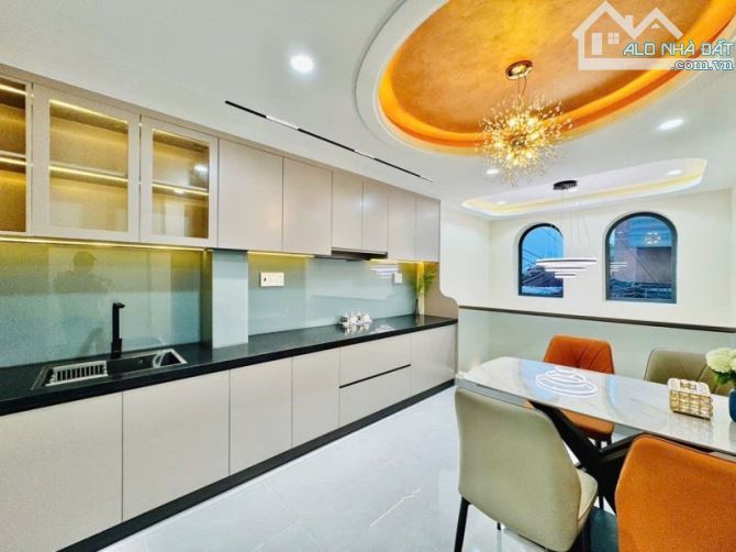 SIÊU PHẨM - BÌNH THẠNH CÁCH Q1 CÂY CẦU - 5 TẦNG ĐÚC - 3PN - HẺM 3M - GIÁ CHỈ 6.38 TỶ - 5
