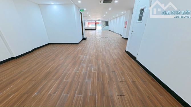 CHO THUÊ TOÀ NHÀ 131 HOÀNG HOA THÁM, TÂN BÌNH - 8M X 32M - 1 HẦM 6 TẦNG - THANG MÁY, PCCC - 5