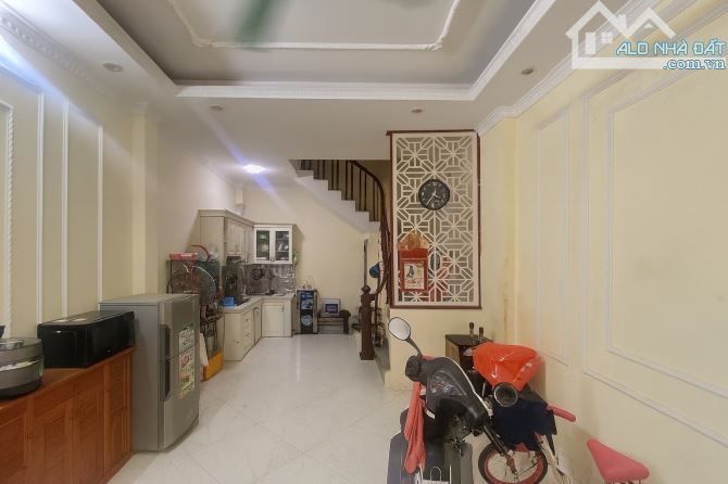 BÁN NHÀ PHỐ TRẠM, LONG BIÊN.GẦN AEON - NGÕ 4M, Ô TÔ 7 CHỖ ĐỖ CỬA, DÂN XÂY HƠN 7 TỶ - 5