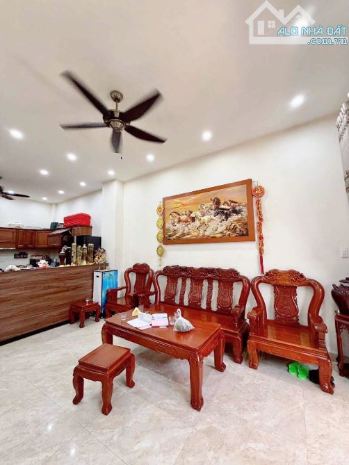 HOÀNG DIỆU - NHÀ 2 MẶT KIỆT TRƯỚC SAU - 3 TẦNG - 3.7 TỶ - 5