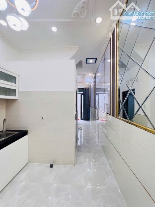📌 Nhà 3 tầng đẹp, hẻm xe hơi tránh nhau, SHR, giá chỉ 2.15 tỷ - 5