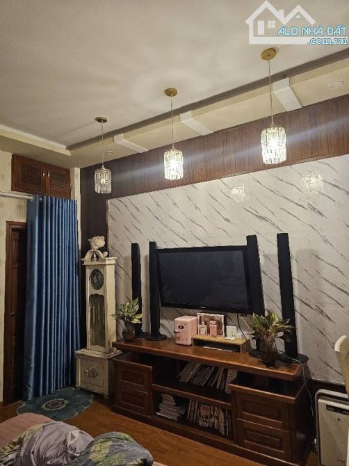 BÁN NHÀ ĐẸP Ớ NGAY- TRUNG TÂM CẦU GIẤY - FULL NỘI THẤT CHỈ VIỆC XÁCH VALY VỀ Ở - 5