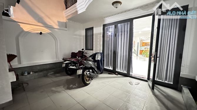 Nhà 2 tầng FULL NỘI THẤT Mặt tiền đường HT13 phường HT Q12, dt 87,9m2 (5,3mx19m) Đường 12m - 5