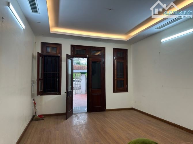 Mặt Cự Khối-Long Biên-Ô Tô đỗ - 6 Tầng Kinh Doanh đa năng- 130m rộng rãi chỉ 16 tỷ - 5