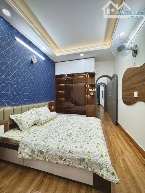 BÁN NHÀ HẺM XE HƠI  TÂN BÌNH 45m2 3PN Full Nội Thất 5.2 Tỷ - 6