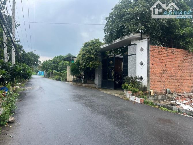 Bán miếng đất 100m2 (5x20m) - vuông vứt - đường oto - thông ra quốc lộ 13 - đường VP10 - 6