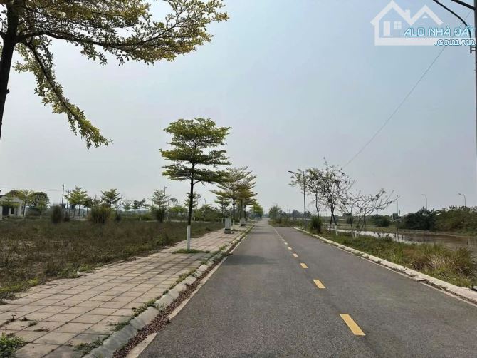 Chủ bán gấp đất DA Eco Tam Nông, mặt đường QL32, cổng khu công nghiệp Trung Hà 250h - 6