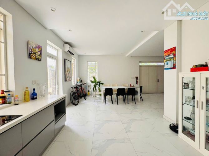 Bán nhà biệt thự kdc xây dựng 5 đường Liên Phường Quận 9 gần chợ Phước Bình (180m2) 24 tỷ - 7