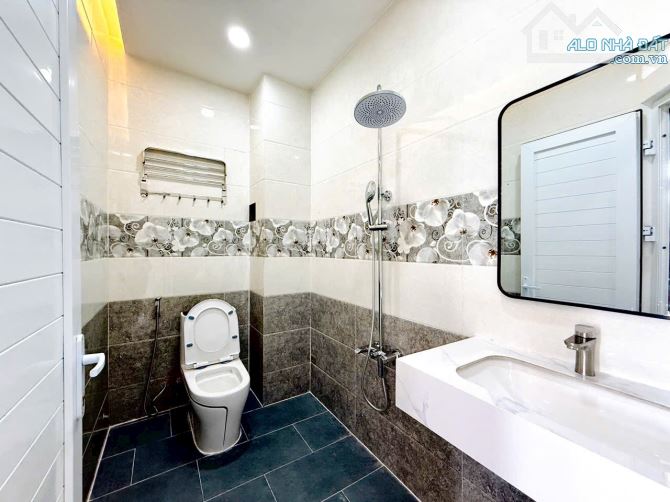 Nhà Mặt Tiền TX23 , 1 trệt 3 lầu ( 4M x 15M ) 4 Phòng Ngủ - 5WC Q12 - 7