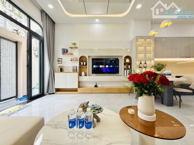 Nhà 4TẦNG (ngang 4,5m x10m) 3PHÒNG NGỦ FULL NỘI THẤT NGAY EMART CHỈ NHỈNH 5TỶ - 7