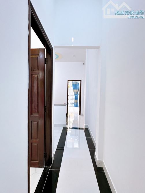 Siêu phẩm hiếm mới nhận Đ. Lê Quốc Hưng , Q4 - Giá: 3 Tỷ 055 / 48.8m2. SHR, hẻm dân trí - 7