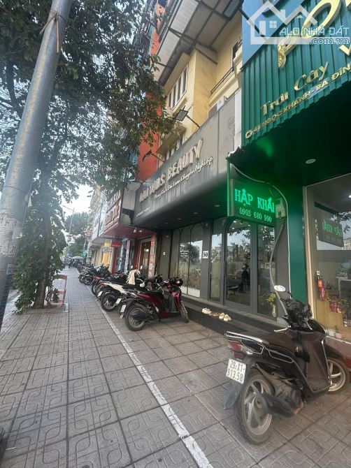 NHÀ  ĐẸP NGUYÊN HỒNG - BA ĐÌNH - PHÂN LÔ - Ô TÔ - VỈA HÈ 2 BÊN - KINH DOANH - 49M - 24,9 - 7