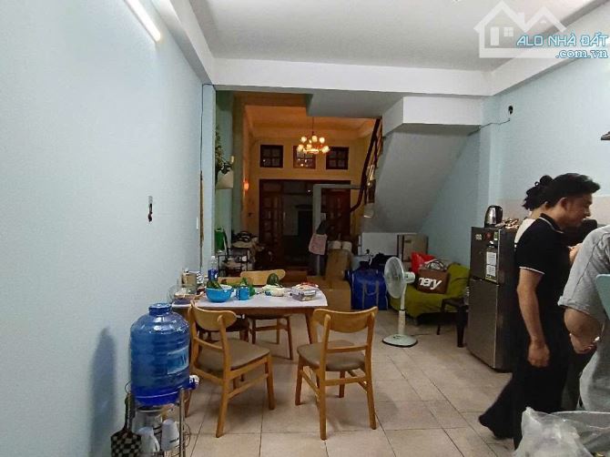 Bán nhà 4 tầng, Phường Tân Hưng, Quận 7. DT 60m2, HXH, 4 phòng ngủ. Nhỉnh 7 tỷ - 7