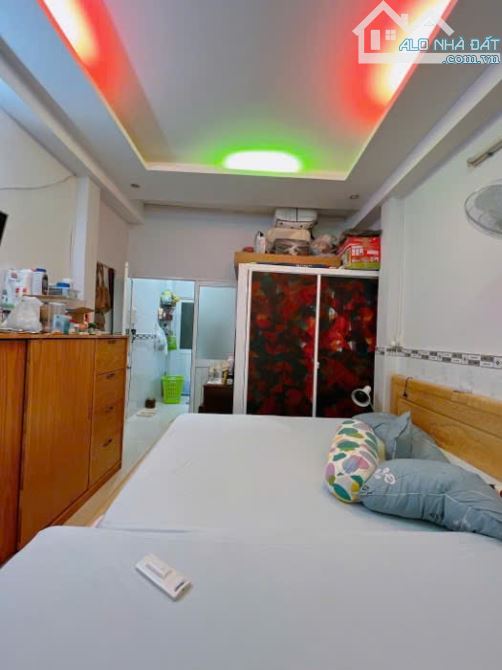 MẶT TIỀN CÁCH 2 CĂN NHÀ NGANG 3.5 DÀI 12 ĐÚC BÊ TÔNG  CÓ 5 TỶ Q4 - 7