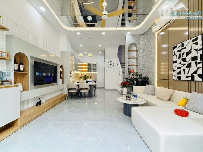 Nhà 4TẦNG (ngang 4,5m x10m) 3PHÒNG NGỦ FULL NỘI THẤT NGAY EMART CHỈ NHỈNH 5TỶ - 8