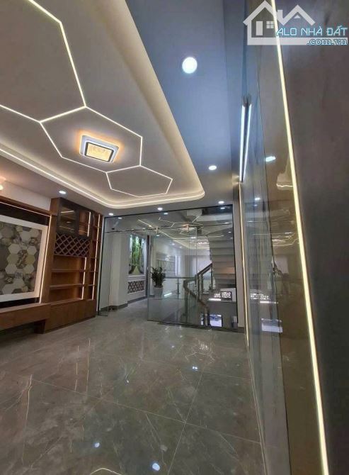 SIÊU PHẨM 5 TẦNG LÊ VĂN QUỚI- HẺM 6M XE HƠI - 80M2- SỔ RIÊNG - GIÁ CHỈ 7.5 TỶ - 8