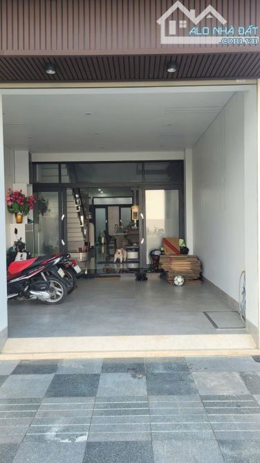 Bán nhà 1 trệt 2 lầu khu phố biển rạng đông Hướng Nam view công viên - 8