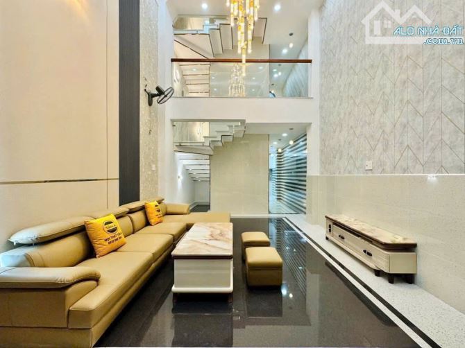 Bán nhà hẻm 5m đường Phan Huy Ích, P.12, 4 x 16, 5 tầng có thang máy giá 7.75 tỷ tl - 8
