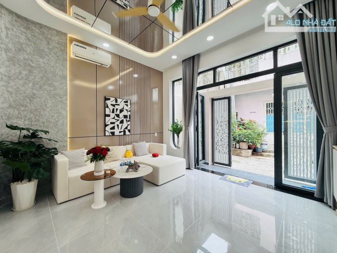 Nhà 4TẦNG (ngang 4,5m x10m) 3PHÒNG NGỦ FULL NỘI THẤT NGAY EMART CHỈ NHỈNH 5TỶ - 9