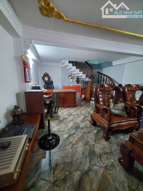PHAN HUY ÍCH - ĐƯỜNG NHỰA 10M THÔNG - GẦN CHỢ - VỪA Ở VỪA KD - 84M2 - 4 TẦNG - NHỈNH 10 TỶ - 9