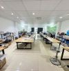 Cho thuê văn phòng tầng lửng mặt phố Phạm Văn Đồng 50m2 giá 14tr
