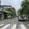 Bán nhà khu đấu giá giang biên,73m2 đường oto tránh vỉa hè
