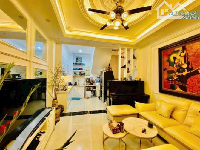 [HÀNG HIẾM] NHÀ ĐẸP NHƯ KHÁCH SẠN TẠI PHÁO ĐÀI LÁNG – 5 TẦNG – GIÁ CHỈ 8.5 TỶ!!