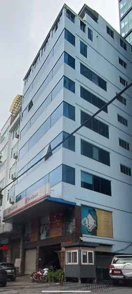 BÁN TÒA NHÀ TRUNG TÂM QUẬN CẦU GIẤY 240m 10 TẦNG MẶT TIỀN 10m DOANH THU 4 TỶ/NĂM