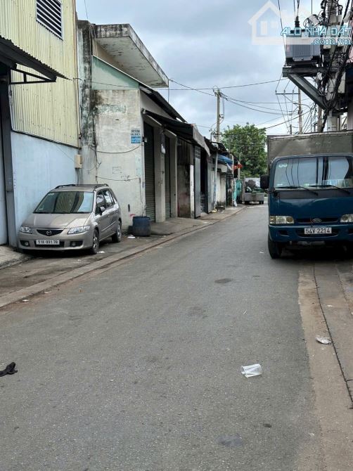 Nhà hẻm nhựa một xẹt 6m đường Hương Lộ 2, 4x10m, 1 trệt 2 lầu đúc