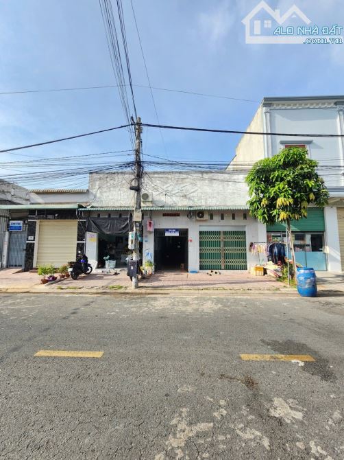 2 dãy trọ KDC Việt sing P.Thuận Giao Tp.Thuận An Gồm 2 kiot và 16 phòng trọ thu nhập 25tr
