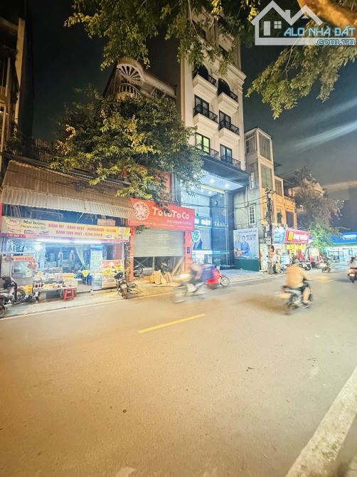 BÁN NHÀ MẶT PHỐ HOÀNG VĂN THÁI . VIP NHẤT . DT 50 M . MT 4.8 M . ĐẦU TƯ NHANH