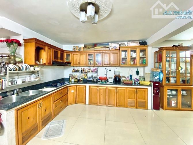 Bán nhà 2 mặt thoáng, gần vòng xoay, HXH Lê Hồng Phong, Q10 – 68m2 – 3 tầng – SHR. 12.3 tỷ
