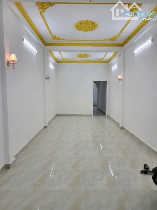 Bán Nhà Mặt Tiền,Đường Lê Trực,P.1,Ngay Chợ Bình Tây(4 x 24 x 5 Tầng) 21 Tỷ TL