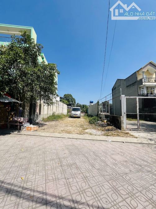 BÁN LÔ ĐẤT MẶT TIỀN KINH DOANH NGANG 8M , HÓC MÔN , SỔ HỒNG RIÊNG